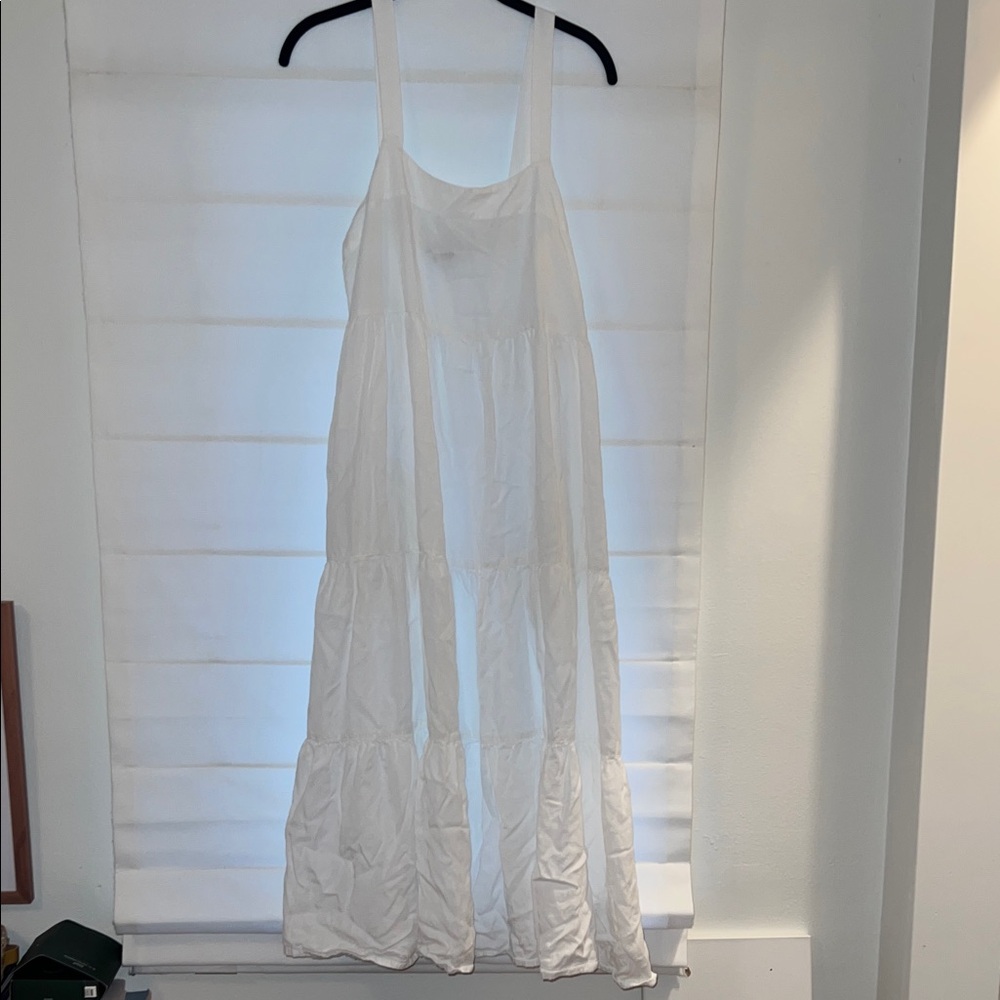 Chic White Tiered Midi Dress